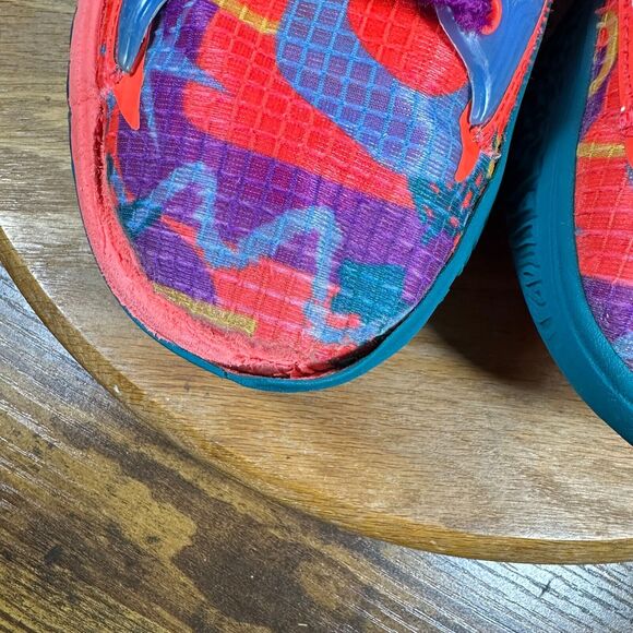Nike Kyrie 4 Low 1 World 1 People Men\'s Size 10.5 Shoes Sneakers CW3985-600 main image 10